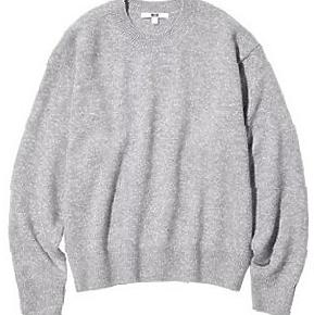 Uniqlo Premium Lambswool Long Sleeve Crew Neck Sweater